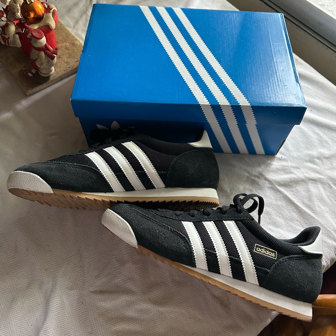 Adidas Lifestyle R71 Black (Category: Sneakers) located in Paranaque City. Submitted by 391kkul (Listing ID 1410239323, Image 1). Description: adidas lifestyle r71 shoes - black - used 2-3x only - bought locally (₱ 4,700) - can send more pics/vids if needed ✅ 23.5cm US5.5 UK5 - ₱ 3,200 💵: gcash, maya, bpi, gotyme, seabank 📦: ggx, jnt, lbc, sdd .
