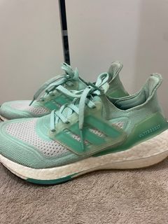 (Category: ) located in . Submitted by aleeeyapreloved (Listing ID 1410306730, Image 1). Description: .