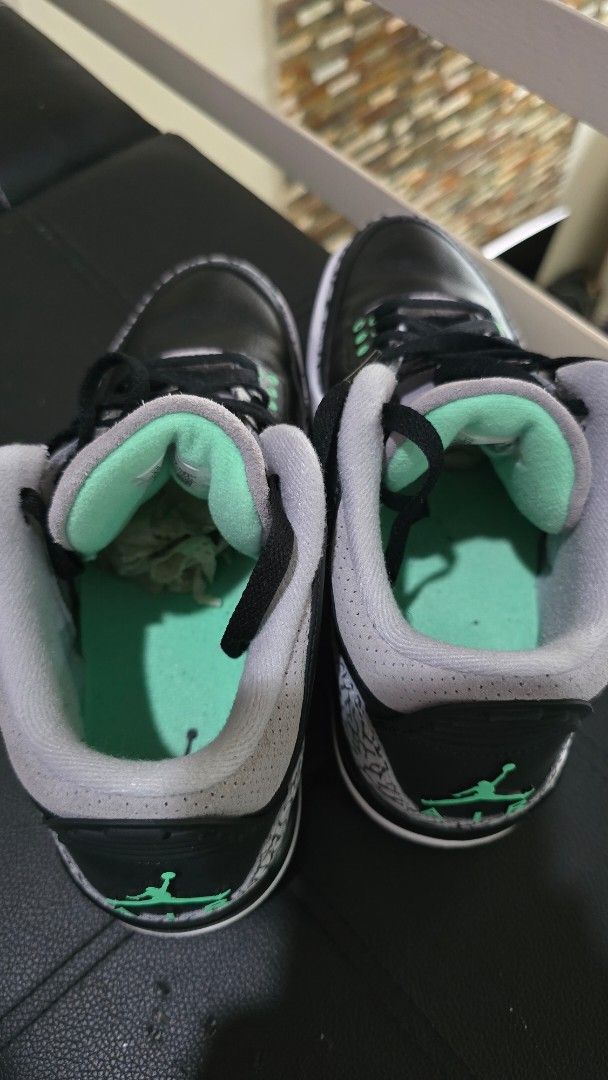 Air Jordan 3 Retro - Size 10 (Category: Sneakers) located in Paranaque City. Submitted by lowwg (Listing ID 1410368058, Image 3). Description: - Air Jordan 3 Retro sneakers - Color: Black, grey, and green - Features elephant print - Size: 10 - Includes original box - White midsole - Green Jumpman logo Nike Air Jordan 3 Retro | green glow 👽 - wear once or twice - almost new - box included - rare pairs Yours at P8,5xx.xx Pre-loved item size: US 10