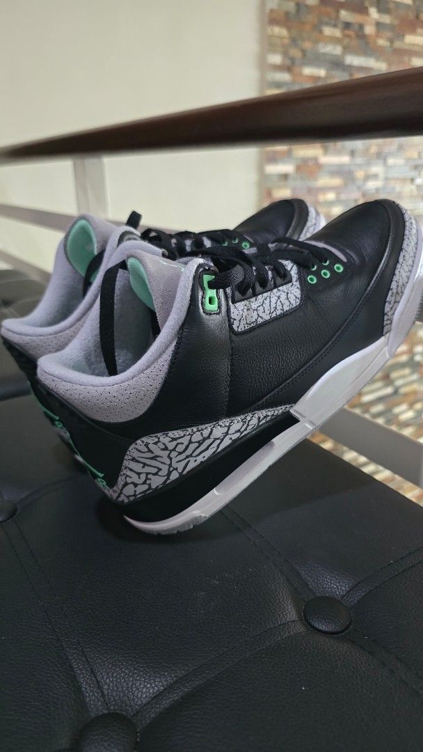 Air Jordan 3 Retro - Size 10 (Category: Sneakers) located in Paranaque City. Submitted by lowwg (Listing ID 1410368058, Image 2). Description: - Air Jordan 3 Retro sneakers - Color: Black, grey, and green - Features elephant print - Size: 10 - Includes original box - White midsole - Green Jumpman logo Nike Air Jordan 3 Retro | green glow 👽 - wear once or twice - almost new - box included - rare pairs Yours at P8,5xx.xx Pre-loved item size: US 10