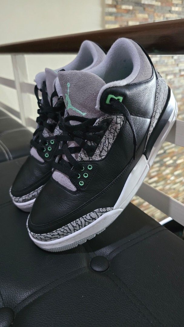Air Jordan 3 Retro - Size 10 (Category: Sneakers) located in Paranaque City. Submitted by lowwg (Listing ID 1410368058, Image 1). Description: - Air Jordan 3 Retro sneakers - Color: Black, grey, and green - Features elephant print - Size: 10 - Includes original box - White midsole - Green Jumpman logo Nike Air Jordan 3 Retro | green glow 👽 - wear once or twice - almost new - box included - rare pairs Yours at P8,5xx.xx Pre-loved item size: US 10