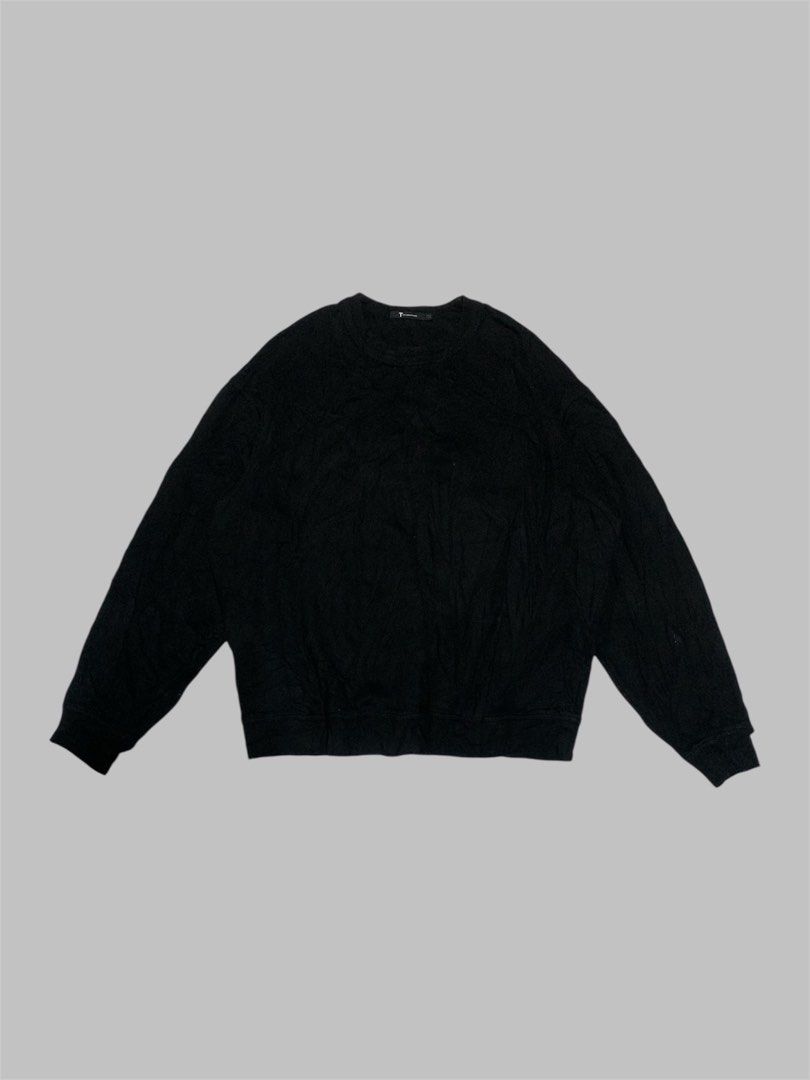 ALEXANDER WANG SWEATSHIRT (Category: Luxury Apparel) located in General Trias. Submitted by kyledeterala6969 (Listing ID 1410291541, Image 2). Description: Alexander Wang Sweatshirt No issue Excellent Condition Color rate - 9.5/10 Length - 29 Pit to pit - 22.