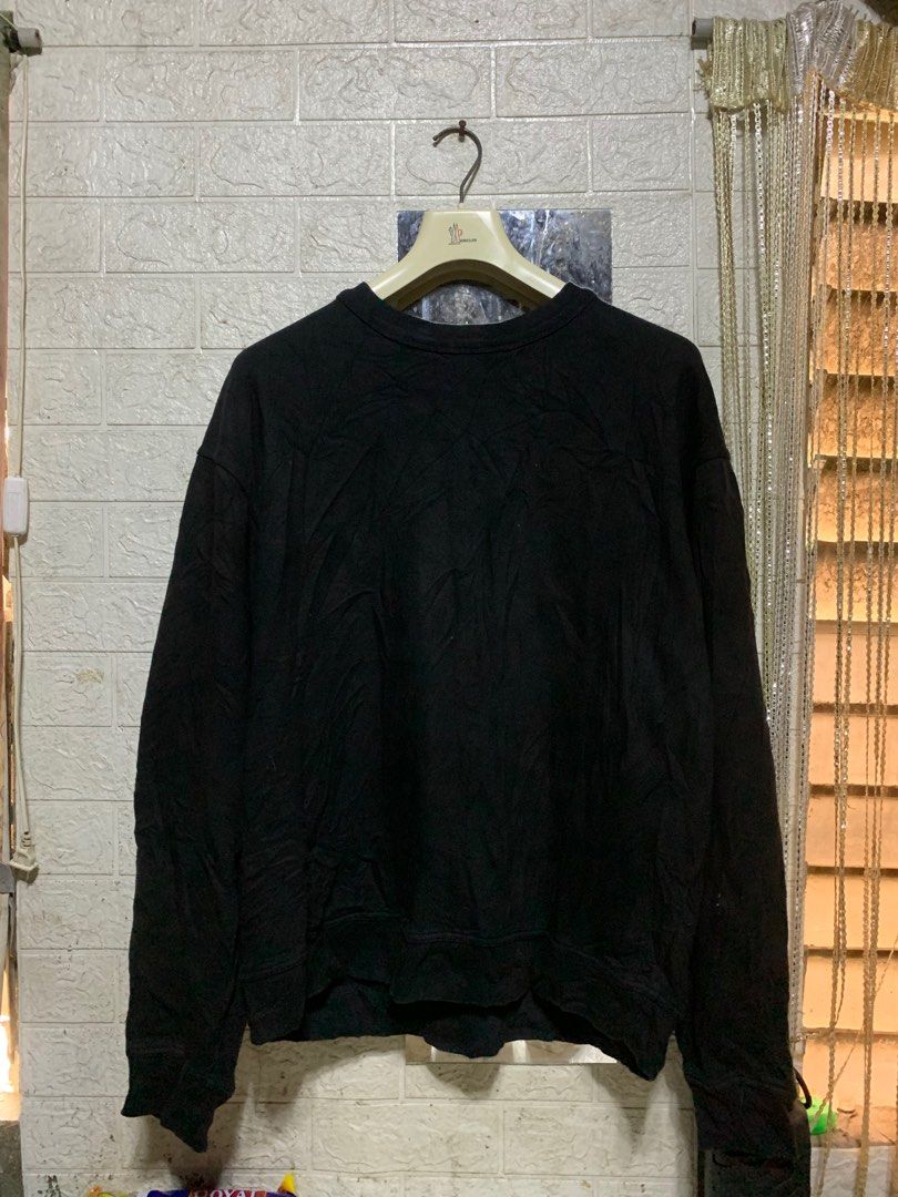 ALEXANDER WANG SWEATSHIRT (Category: Luxury Apparel) located in General Trias. Submitted by kyledeterala6969 (Listing ID 1410291541, Image 3). Description: Alexander Wang Sweatshirt No issue Excellent Condition Color rate - 9.5/10 Length - 29 Pit to pit - 22.