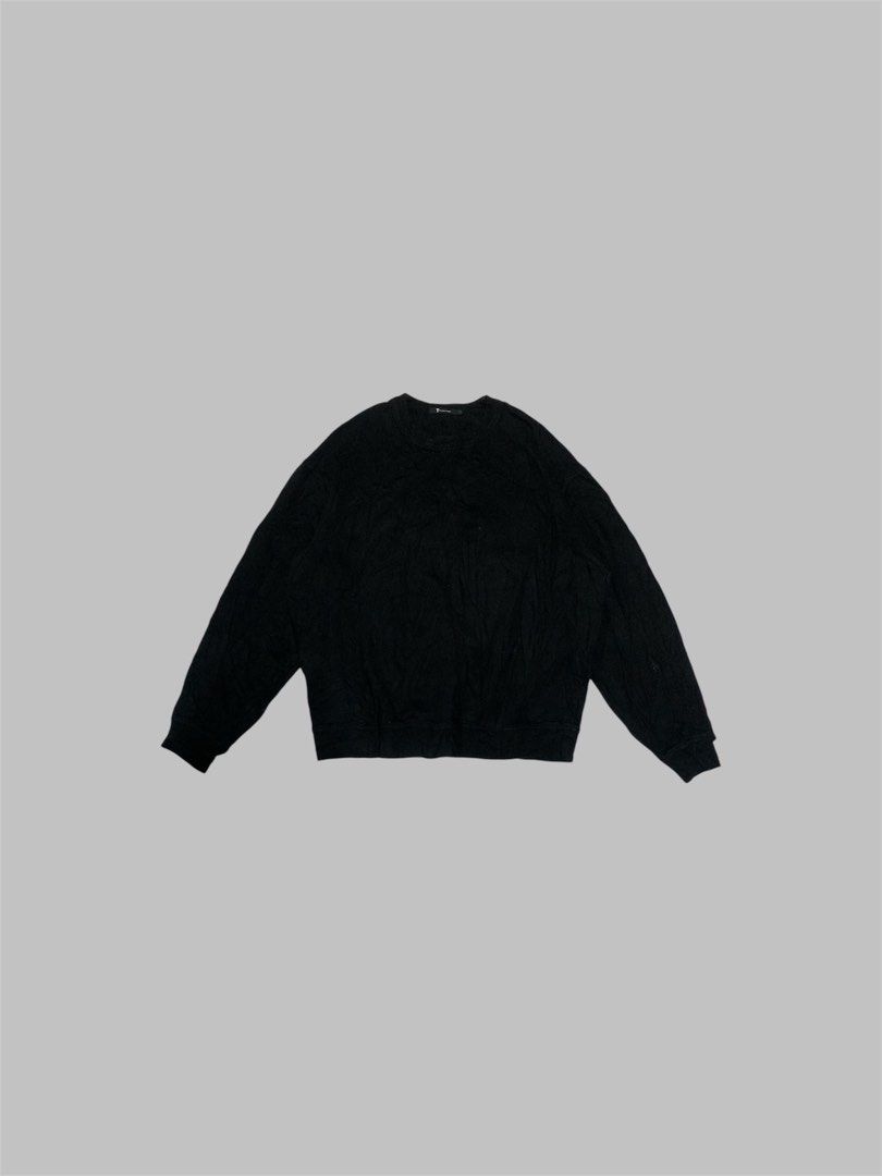 ALEXANDER WANG SWEATSHIRT (Category: Luxury Apparel) located in General Trias. Submitted by kyledeterala6969 (Listing ID 1410291541, Image 1). Description: Alexander Wang Sweatshirt No issue Excellent Condition Color rate - 9.5/10 Length - 29 Pit to pit - 22.