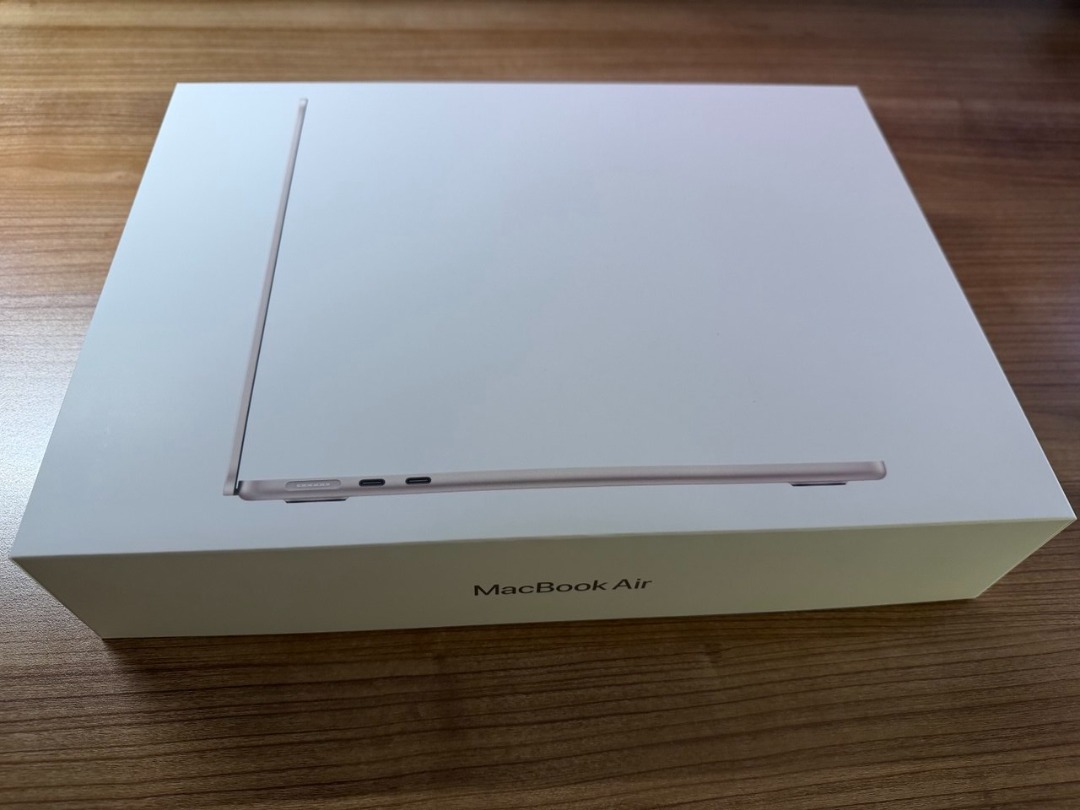Apple macbook air m4 13-inch 16GB memory 256GB storage - Starlight ...