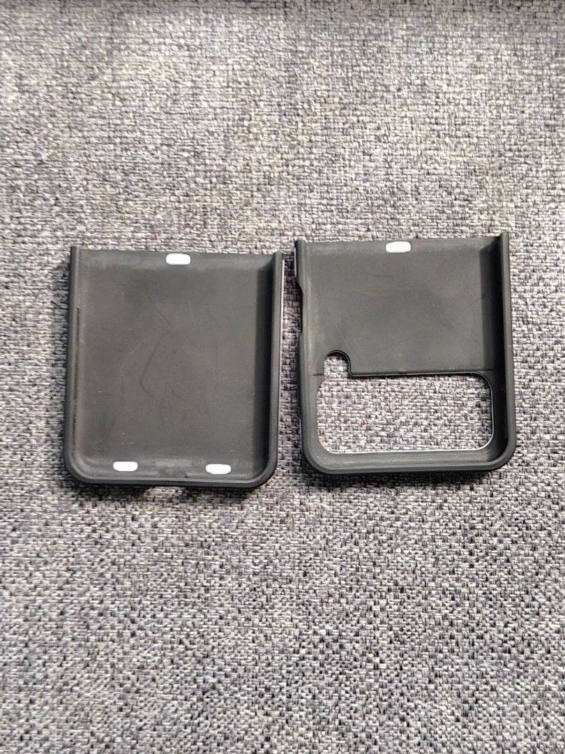 Authentic Burga Z Flip 3 case (Category: Cases & Sleeves) located in Pasig City. Submitted by ciarascloset (Listing ID 1410198702, Image 2). Description: Authentic Burga Case for Z Flip 3.