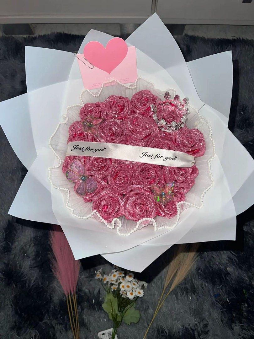 Bouquets (Category: Flowers & Bouquets) located in Singapore. Submitted by freshdroppicks (Listing ID 1410198166, Image 8). Description: 🌹✨ Sparkle with Love — Handcrafted Glitter Rose Bouquets Every delicate red and pink rose is painstakingly handcrafted and dusted with shimmering glitter, creating a timeless keepsake that captures your sweetest moments. 🎀 Choose your perfect bouquet in classic red or soft pink — made just for you! 📦 Free del