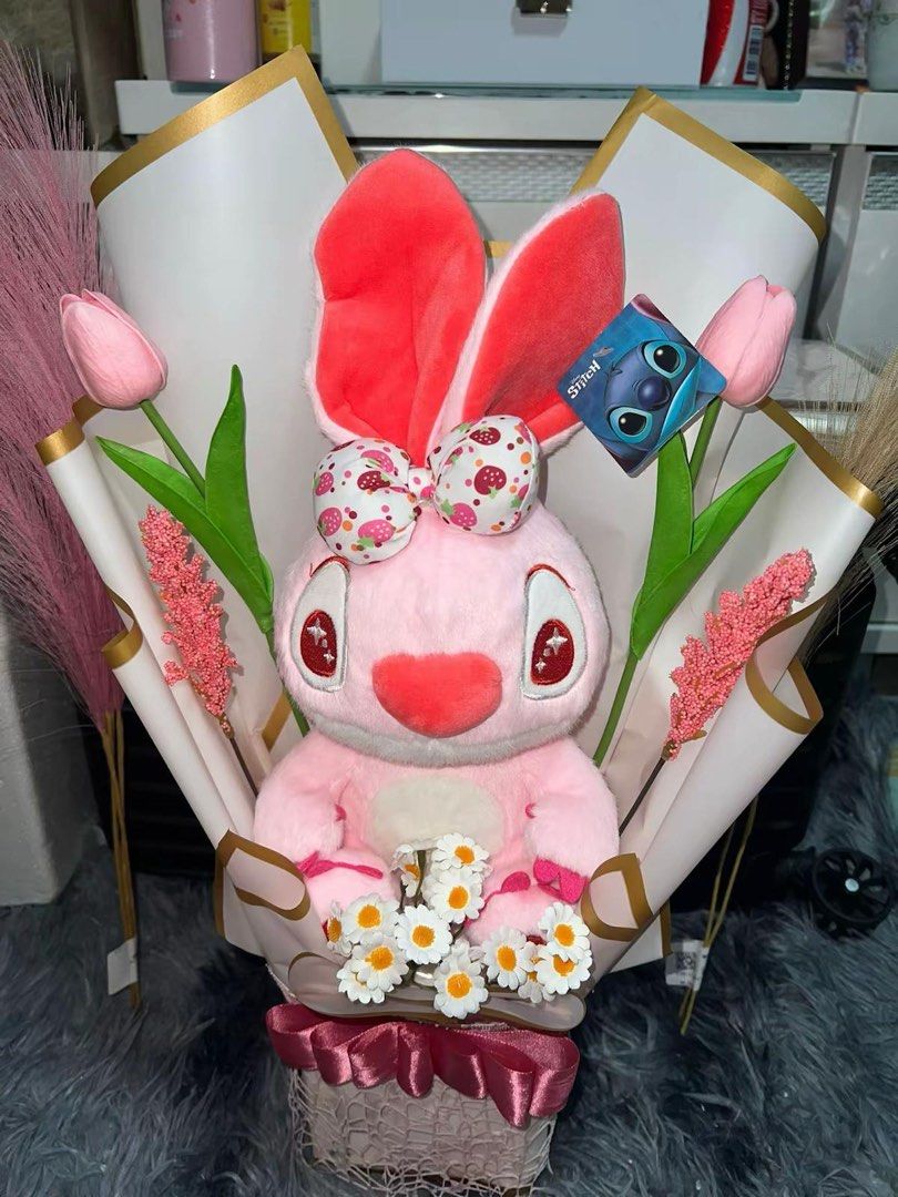 Bouquets (Category: Flowers & Bouquets) located in Singapore. Submitted by freshdroppicks (Listing ID 1410198166, Image 6). Description: 🌹✨ Sparkle with Love — Handcrafted Glitter Rose Bouquets Every delicate red and pink rose is painstakingly handcrafted and dusted with shimmering glitter, creating a timeless keepsake that captures your sweetest moments. 🎀 Choose your perfect bouquet in classic red or soft pink — made just for you! 📦 Free del