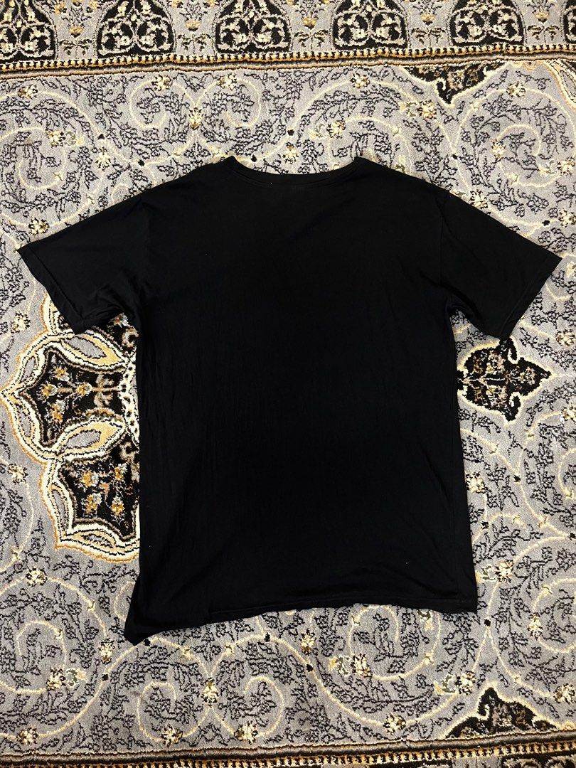 Champion Basic Tee (Category: Tshirts & Polo Shirts) located in Johor Bahru. Submitted by gamblestore77 (Listing ID 1410213920, Image 2). Description: First come first serve 🔥 Champion Basic Tee Pit 20 Labuh 27 Condition 9/10 Harga let go.