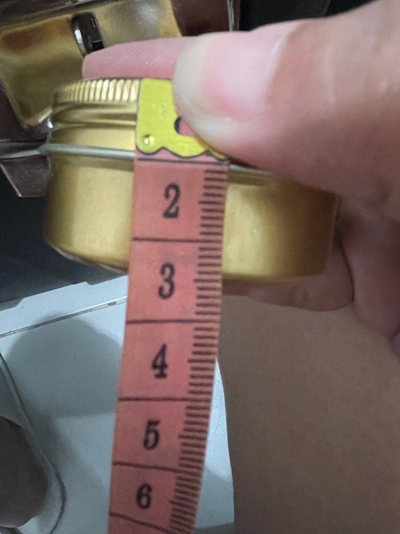 CREAM CONTAINERS (Category: Everything Else Others) located in Manila. Submitted by ThatPinkInTheCorner (Listing ID 1410230596, Image 3). Description: 40pcs gold for diy projects.