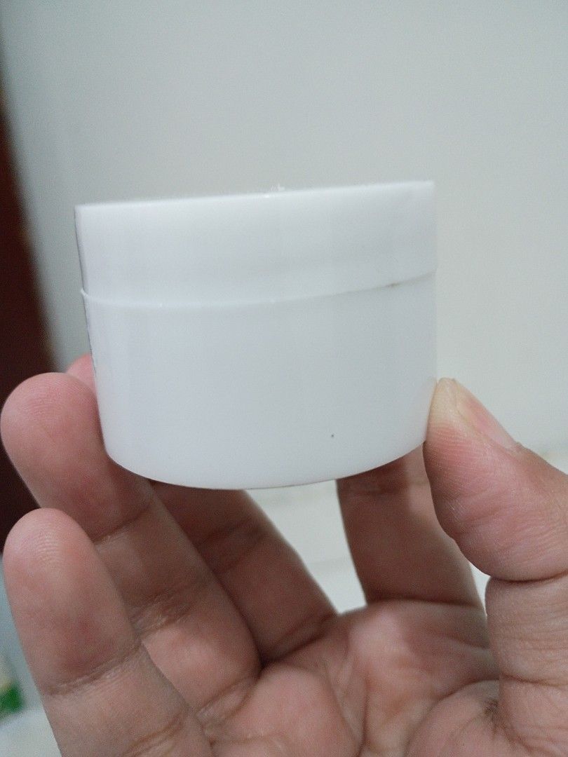 Cream Containers FOR SALE (Category: Everything Else Others) located in Manila. Submitted by ThatPinkInTheCorner (Listing ID 1410222460, Image 1). Description: 114pcs size: 5x3.2cm dia GOOD FOR: DIY creams, balms, serums RFS: Bought a lot but didnt have time to DIY.