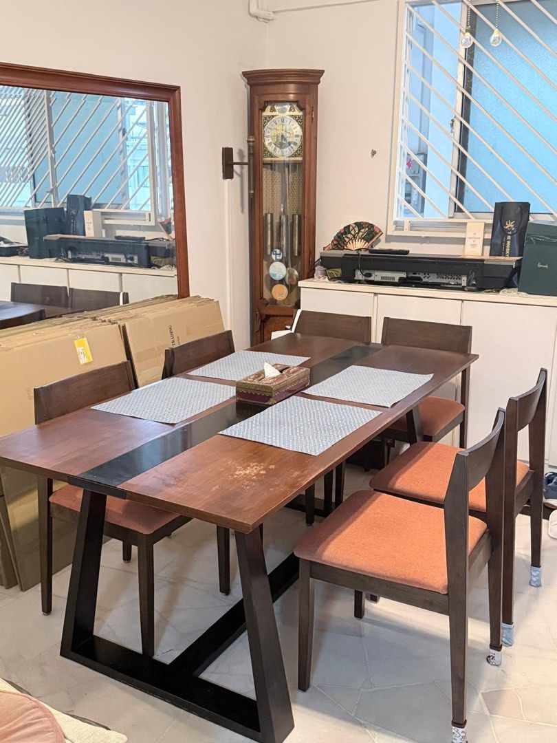 Dining Table Set (Category: Tables & Sets) located in Singapore. Submitted by herti93 (Listing ID 1410307174, Image 1). Description: Nego allowed. .