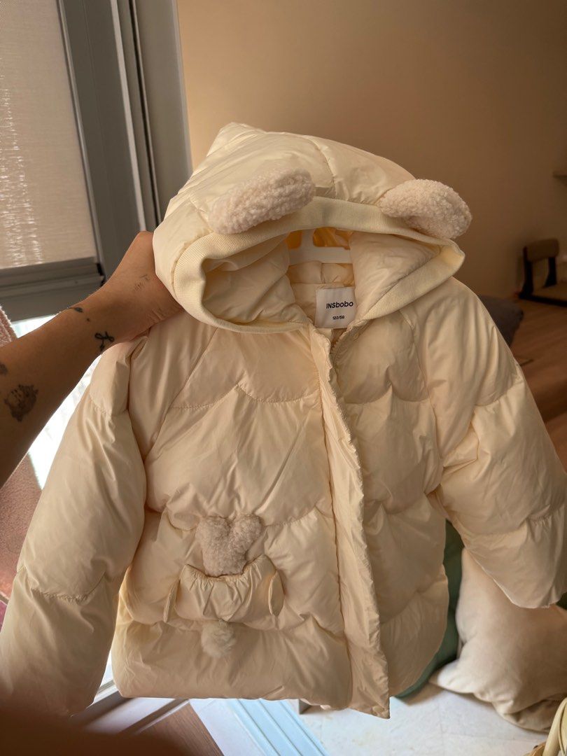 Down jacket (Category: Babies & Kids Fashion) located in Singapore. Submitted by awspancakes (Listing ID 1410237237, Image 4). Description: Down jacket bought from taobao. Brand new. Never worn before. Selling because my girl doesn’t like the colour. For 4 -6 years old. 7 year old might be a little small. It is a down jacket so it does have a faint down smell. I have washed it. .