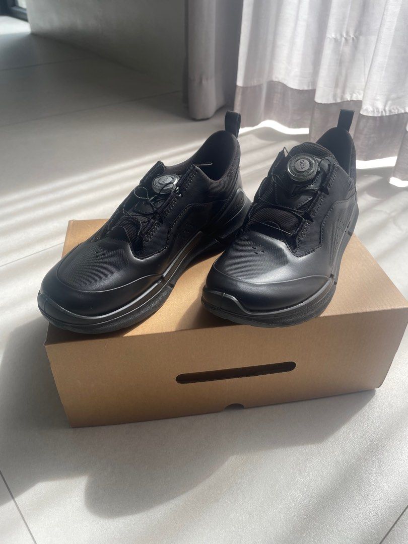 ECCO BIOM 2.2 M BOA Black Shoes (Category: Sneakers) located in Manila. Submitted by rain_manoy (Listing ID 1410209345, Image 3). Description: Price P8,000 Brand New Guaranteed authentic Complete with box RFS: impulse buy, bought another black sneakers ECCO BIOM 2.2 M BOA shoes in black. Features full-grain leather, athletic design, and soft collar padding. Designed with BIOM NATURAL MOTION for comfort. Includes ECCO LYTR Technology for anatomica