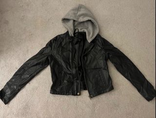 (Category: ) located in . Submitted by itemsbelowrm50 (Listing ID 1410267859, Image 1). Description: .