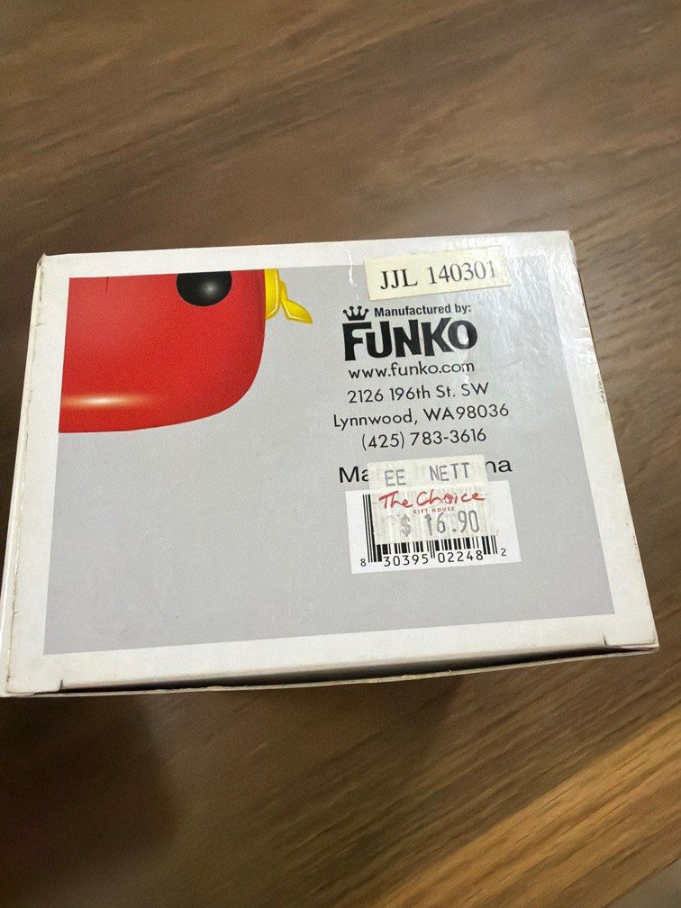 Flash Funko (Category: Toy Figures) located in Singapore. Submitted by wonsgnow (Listing ID 1410307607, Image 3). Description: Poor quality so selling for $10 and there’s a price tag left over at the bottom .