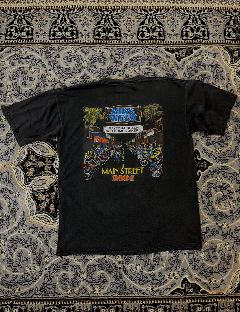 Graphic Tee (Category: Tshirts & Polo Shirts) located in Johor Bahru. Submitted by gamblestore77 (Listing ID 1410153673, Image 1). Description: First come first serve 🔥 Bike Week 2004 Tee Pit 23 Labuh 8 Condition 7/10 Harga let go.