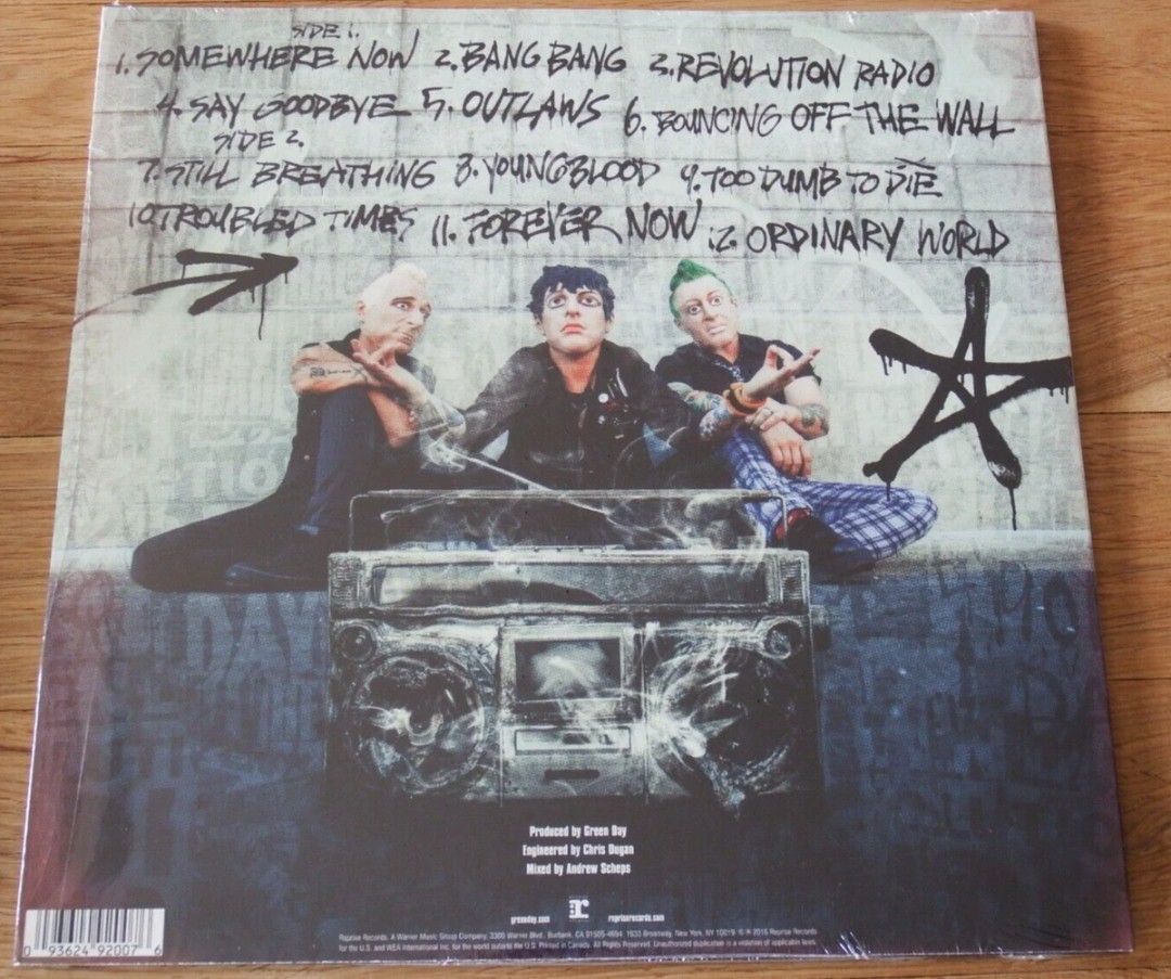 Green Day - Revolution Radio (LP) (Category: Vinyls) located in Manila. Submitted by jhenaloymerchandise (Listing ID 1410315102, Image 2). Description: Green Day - Revolution Radio (LP).