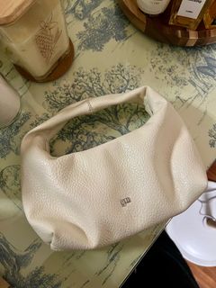 (Category: ) located in . Submitted by coco.label (Listing ID 1410252796, Image 1). Description: .