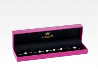 (Category: ) located in . Submitted by topnotchpreloved (Listing ID 1410249122, Image 1). Description: .