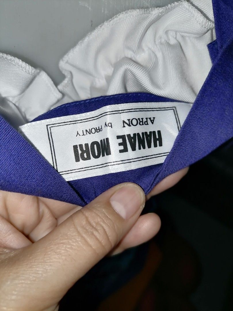 Hanae Mori Apron (Category: Other Kitchenware & Tableware) located in Butuan. Submitted by az-branded.items (Listing ID 1410268648, Image 3). Description: - Hanae Mori floral design - Deep blue color - White lining - Halter neck - Bow at the back .
