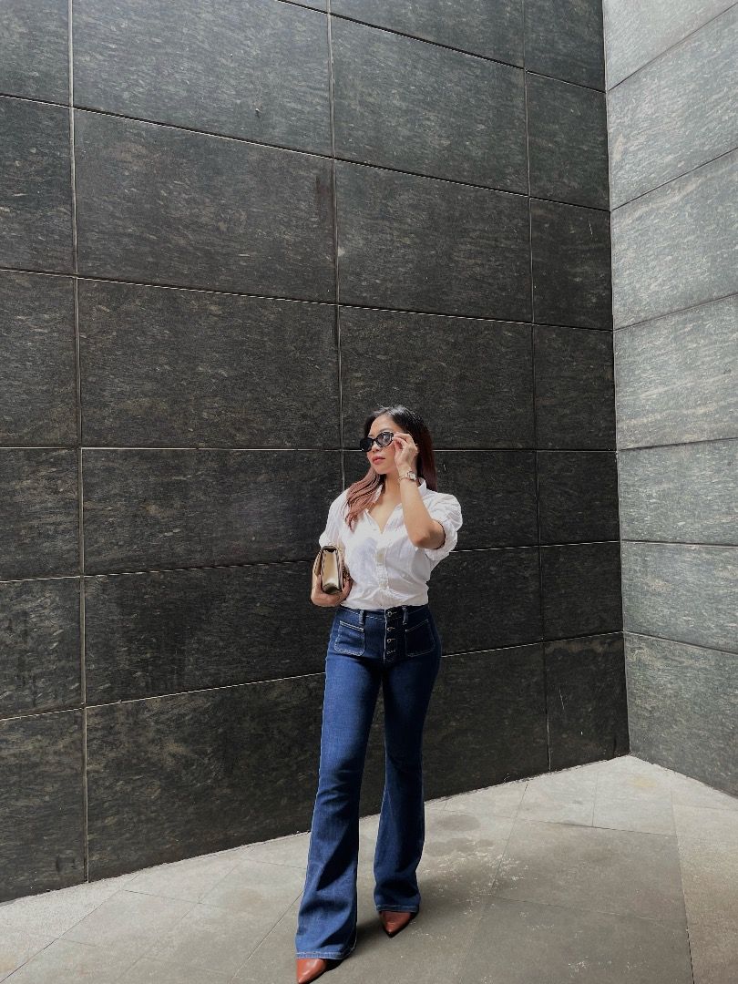 High-Waisted Flare Jeans (Category: Jeans) located in Pasig City. Submitted by alwaysfaevored (Listing ID 1410246716, Image 1). Description: - High-waisted flare jeans - Dark wash - Button-up front pocket design - Classic five-pocket style - Flared leg opening - Creates a flattering silhouette - Versatile and chic SWEAR TO GOSH, LAKAS MAKA OLD RICH VIBEEEE 💅✨ Di na kasi kasya sakinnnn :(.