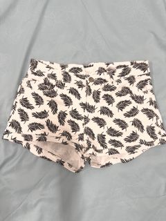 (Category: ) located in . Submitted by ivymin09 (Listing ID 1410320192, Image 1). Description: .