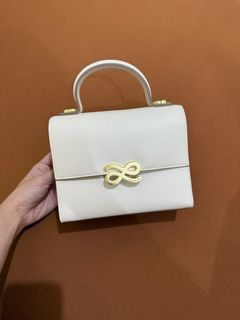 (Category: ) located in . Submitted by preloved_hulya (Listing ID 1410356421, Image 1). Description: .