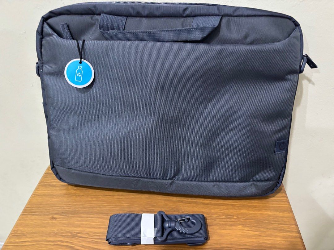 HP Everyday 16-inch Laptop Briefcase (Category: Laptop Bags & Sleeves) located in Las Pinas. Submitted by bellagirl28 (Listing ID 1410196070, Image 2). Description: HP Everyday 16-inch Laptop Briefcase Padded laptop pocket Durable and water resistant Dimensions: 0.49 kg 15.94 X 1.97 X 12 inches Color gray.