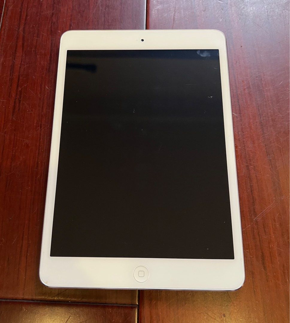 iPad mini (Category: iPad) located in Quezon City. Submitted by ninetieskid4ever (Listing ID 1410247623, Image 1). Description: Original iPad mini. Well taken cared of. Factory reset.
