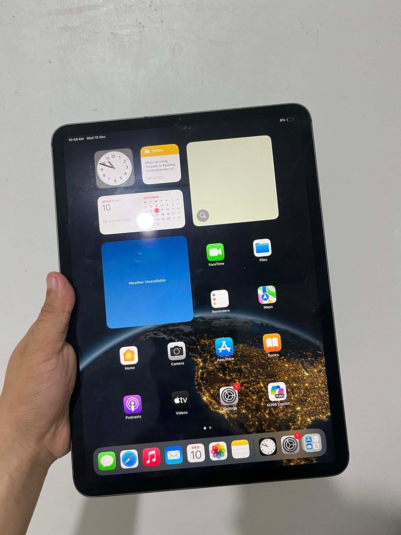 IPAD PRO 11 128GB Wifi + cellular ( 2nd Gen ) (Category: iPad) located in Paranaque City. Submitted by louise240817 (Listing ID 1410333352, Image 1). Description: issue: ipad bypassed lahat pwede gawin maliban sa reset and update -all parts orig -never na repair -nagagamit ng maayos can download and log in your own apple id.