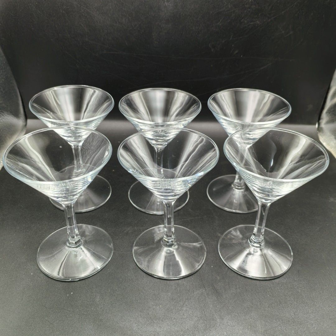 Martini Glass Set of 6 (Category: Other Kitchenware & Tableware) located in Cebu City. Submitted by dudes_villanueva (Listing ID 1410339499, Image 1). Description: Martini Glass Set of 6 📌In excellent condition Diameter: 3 in Height: 4 in.
