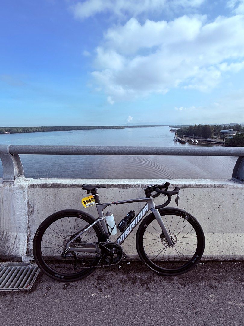 Merida Reacto 6000 (Category: Bicycles) located in Singapore. Submitted by luckyphoenix-3a9a (Listing ID 1398689846, Image 2). Description: Merida Reacto 6000 XXS All original parts, only wheelset upgraded to attaque carbon wheelset. Shimano 105 di2 Buy on Feb 25, Mileage 1400km Can meet-up to view bike condition .
