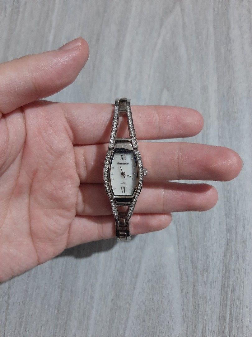 Original Armitron Now Classic Ladies Watch (Category: Women's Watches) located in Mandaluyong City. Submitted by time_machine28 (Listing ID 1410328216, Image 2). Description: SALE... SALE... SALE SALE... SALE... SALE 1,860 pesos only original / legit preloved watch only no issues MOP dial silver tone 9/10 condition srp 5.5k size 18mm fits up to 7 inches wrist mandaluyong here 0995 150 9289 mop: BDO or gcash courier: lbc, jnt, or lalamove dm me.