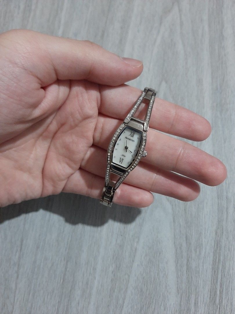 Original Armitron Now Classic Ladies Watch (Category: Women's Watches) located in Mandaluyong City. Submitted by time_machine28 (Listing ID 1410328216, Image 3). Description: SALE... SALE... SALE SALE... SALE... SALE 1,860 pesos only original / legit preloved watch only no issues MOP dial silver tone 9/10 condition srp 5.5k size 18mm fits up to 7 inches wrist mandaluyong here 0995 150 9289 mop: BDO or gcash courier: lbc, jnt, or lalamove dm me.