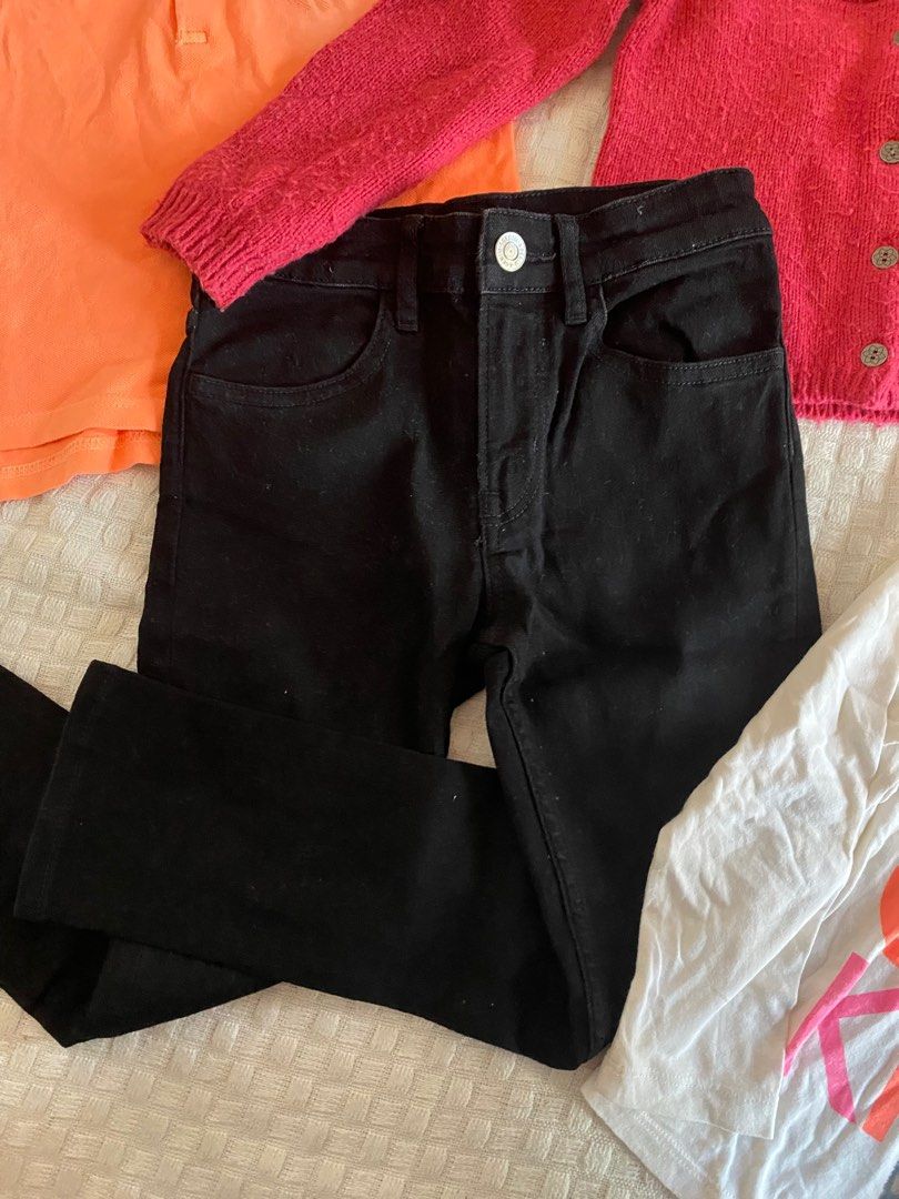 Original Kids' Clothing Set (Branded) (Category: Babies & Kids Fashion) located in Taguig. Submitted by ja.shop (Listing ID 1410243380, Image 3). Description: For ages 3-4 years: Bundle of Branded Kids’ Girl Clothes (Gap, Okaidi, Ralph Lauren) Defect: ralph lauren orange polo shirt with a little faded area.