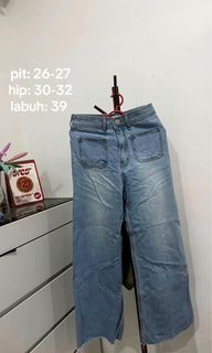 (Category: ) located in . Submitted by aenggi (Listing ID 1410290127, Image 1). Description: .