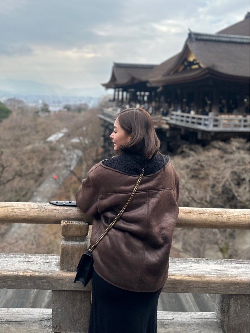RENT / Oversized Brown Faux Leather Jacket (Category: Coats, Jackets and Outerwear) located in Makati City. Submitted by dhaneclutter (Listing ID 1410219562, Image 2). Description: I’m 5’2 Oversized brown faux leather jacket with cozy lining. Easy to style, warm, and perfect for travel and winter outfits. Size: S–M | Like new .
