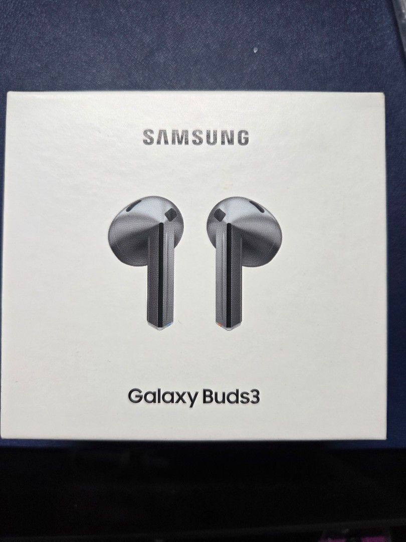 Samsung Galaxy Buds 3 (Category: Earphones) located in Quezon City. Submitted by keenphoenix-f0b3 (Listing ID 1410366372, Image 1). Description: brand new sealed original rfs: I already have a pair price is still negotiable.
