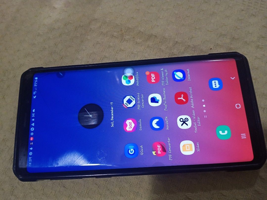 Samsung note 9 (Category: Samsung) located in Pasig City. Submitted by zlosku (Listing ID 1410288637, Image 3). Description: Samsung note 9 lcd is cracked on the side with a hair line across No pen 🖋️ 128 GB Everything is working well No green screen. Free phone case!.