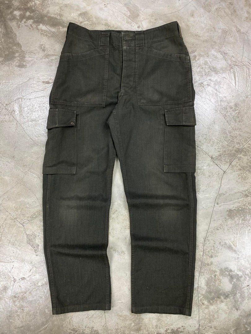 Vintage 80’s Military Baker Pants (Category: Trousers) located in Baguio. Submitted by archival.store (Listing ID 1410340697, Image 1). Description: Baker pants brown Size tagged: Waistline:33 Length:40.5 Thights:13 Opening:8.5.