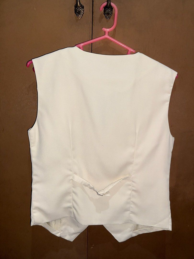 Waistcoat Vest with Adjustable Back Belt (Category: Sleeveless) located in Makati City. Submitted by patfindss (Listing ID 1410352342, Image 2). Description: Size Medium Color Cream 📍Taguig City.