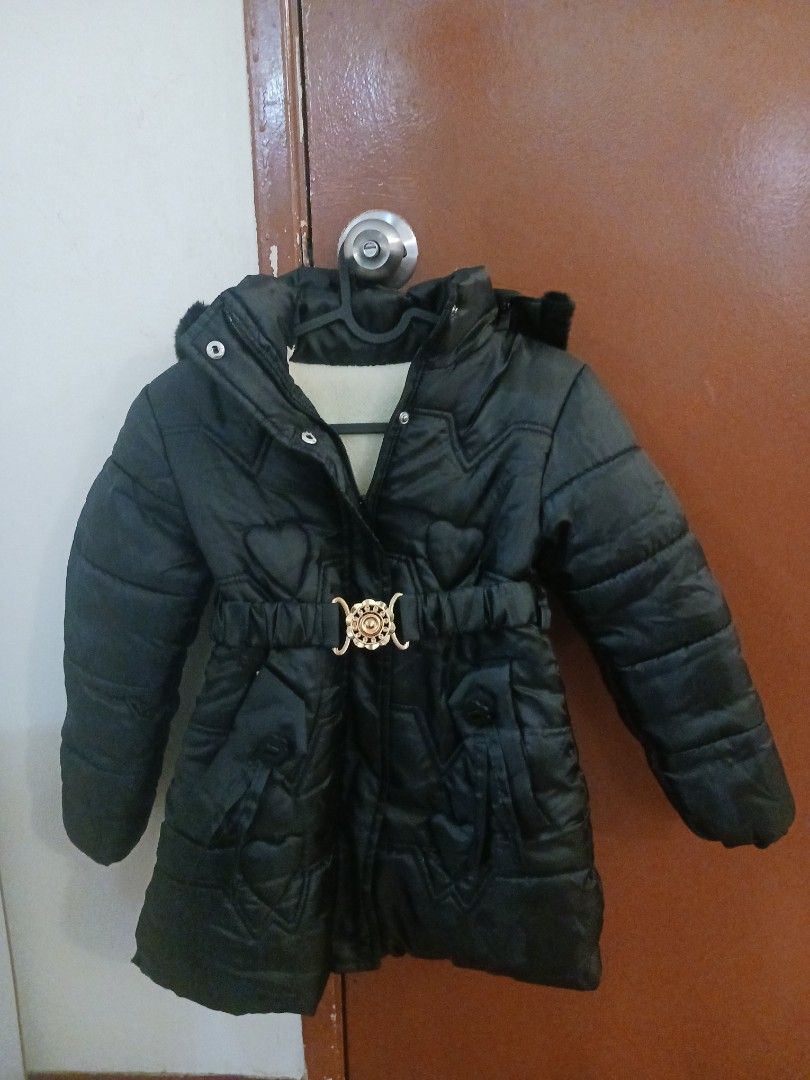 Winter Jacket (Category: Babies & Kids Fashion) located in Kuala Lumpur. Submitted by norinazreen (Listing ID 1410282162, Image 1). Description: Suits for girl aged 7-10 years old. Very warm good minus degrees.
