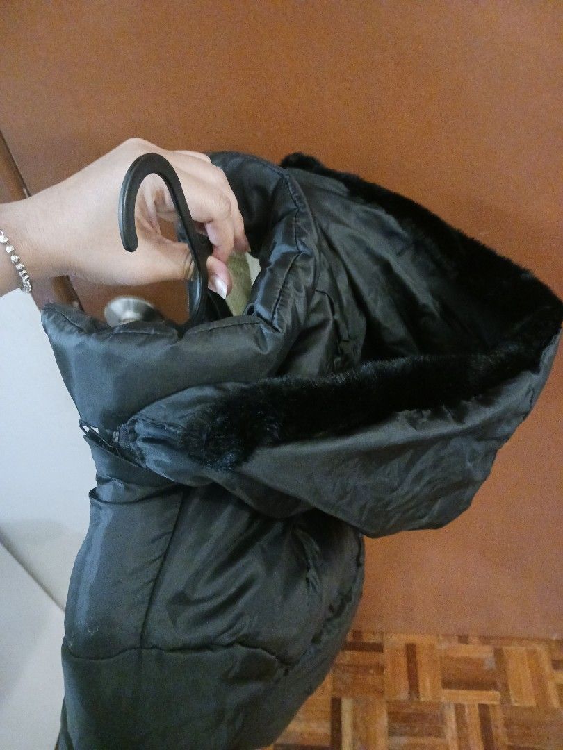 Winter Jacket (Category: Babies & Kids Fashion) located in Kuala Lumpur. Submitted by norinazreen (Listing ID 1410282162, Image 2). Description: Suits for girl aged 7-10 years old. Very warm good minus degrees.