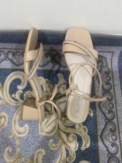 (Category: ) located in . Submitted by preloved_by_lisaaa (Listing ID 1410257892, Image 1). Description: .