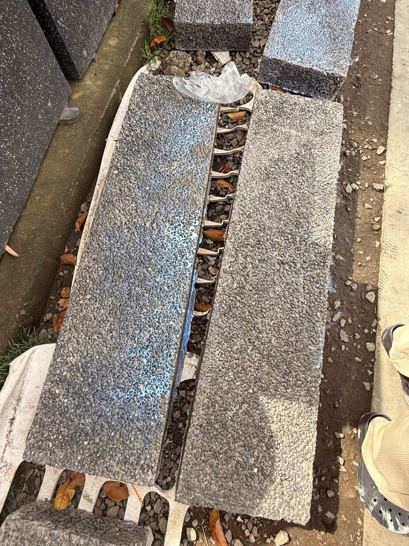 Available costomize stepping stone (48inchx12inchx4inch)) (Category: Pots & Planters) located in Paranaque City. Submitted by plants_sale (Listing ID 1410389459, Image 1). Description: .
