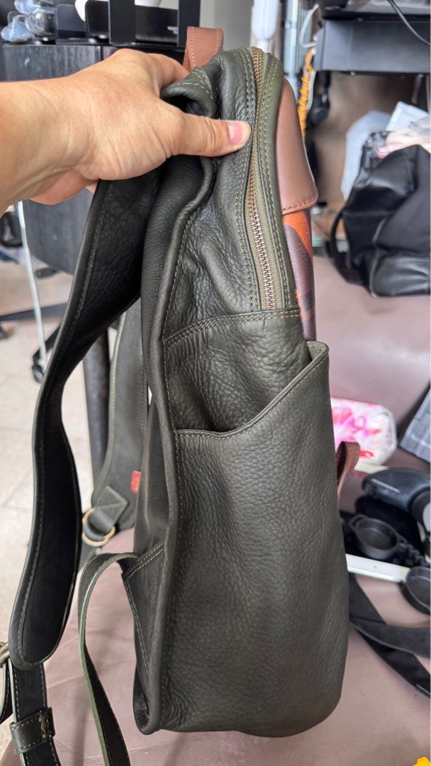 Backpack (Category: Laptops & Notebooks) located in Singapore. Submitted by 3sange (Listing ID 1410388131, Image 3). Description: Brand new 100% leather Base is 29 cm by 13 cm Able to put Mac book 13 .