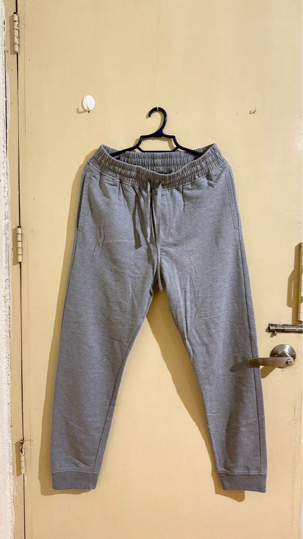Baleno Sweatpants / Joggers - Gray (Category: Joggers) located in Bacoor. Submitted by patrickluwis (Listing ID 1410435521, Image 1). Description: Comfy cotton. With 1 back pocket Good as new. No color fading. In very good condition. Can fit 28-31 waistline. No issues. Shipping fee c/o buyer for delivery via J&T nationwide.