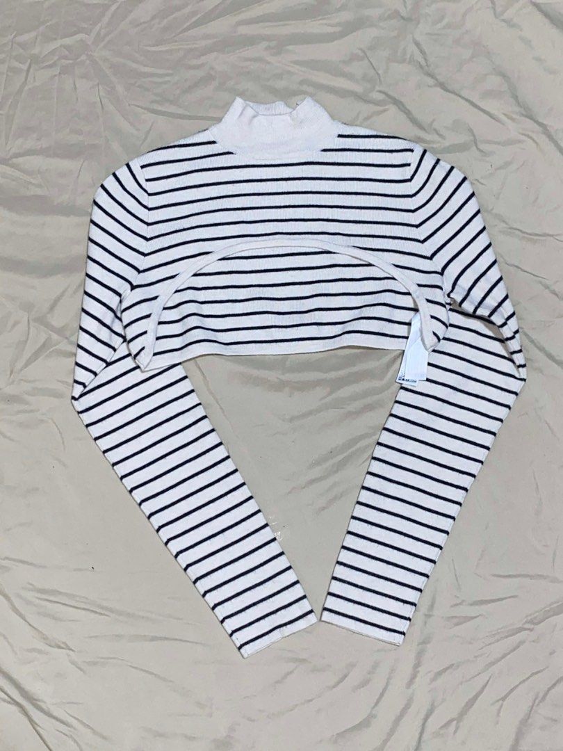 Bershka Shrug top (Category: Longsleeves) located in Quezon City. Submitted by gerbieee_ (Listing ID 1410468986, Image 2). Description: Used once (S-M).