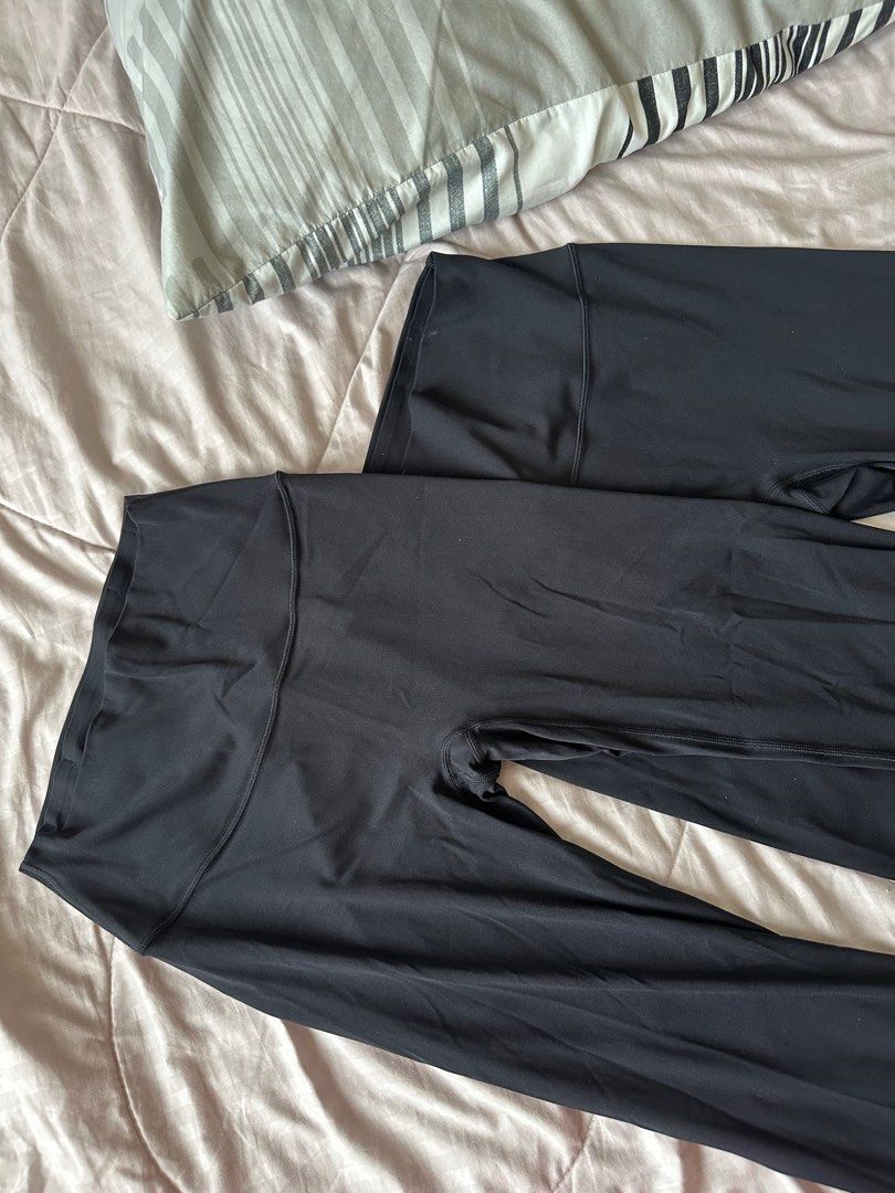 2 Black Leggings (Category: Other Bottoms) located in Mandaluyong City. Submitted by thingsrandom (Listing ID 1410381284, Image 1). Description: 2 black leggings for ₱500 -thick cotton -fits medium to large - Black high-waisted leggings - Smooth and stretchy fabric - Solid black color - Long and fitted style - Ideal for workouts or casual outfits.